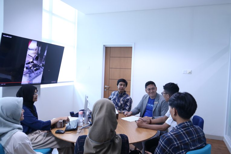 Menyemai Potensi Wirausaha Muda melalui Monitoring dan Evaluasi Program Kewirausahaan UGM