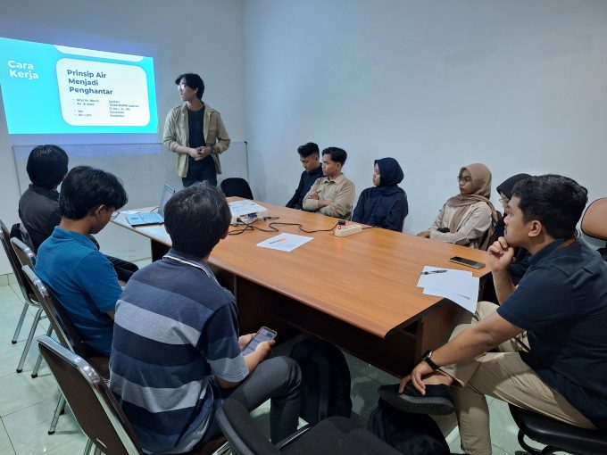 Ciptakan Karakter Unggul Mahasiswa melalui Pelatihan Soft Skill Public Speaking