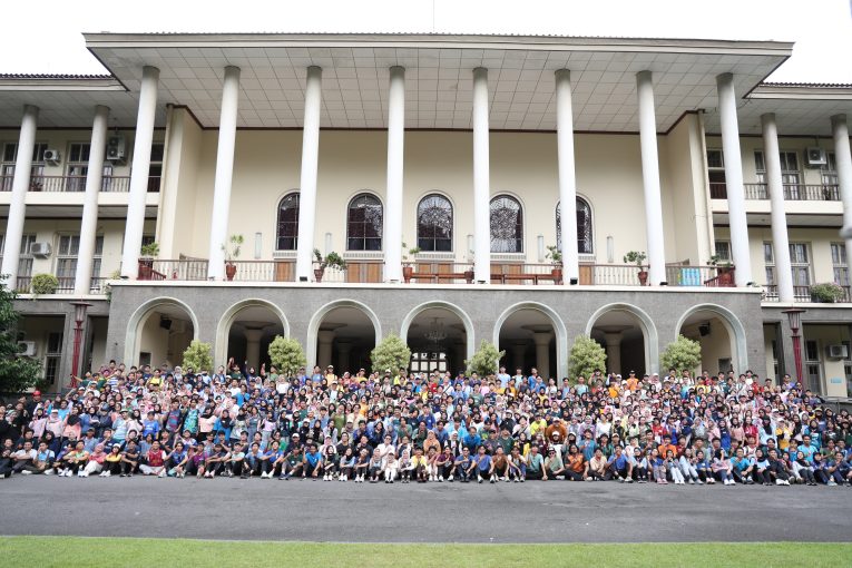 Membangun Sinergi dan Jiwa Kepemimpinan dalam Outbound PIONIR Gadjah Mada 2025